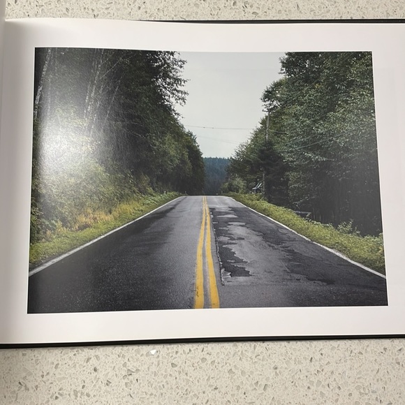 Emmanuel Perrotin's STAGES Art Gallery & Display Photo Book - Picture 4 of 6